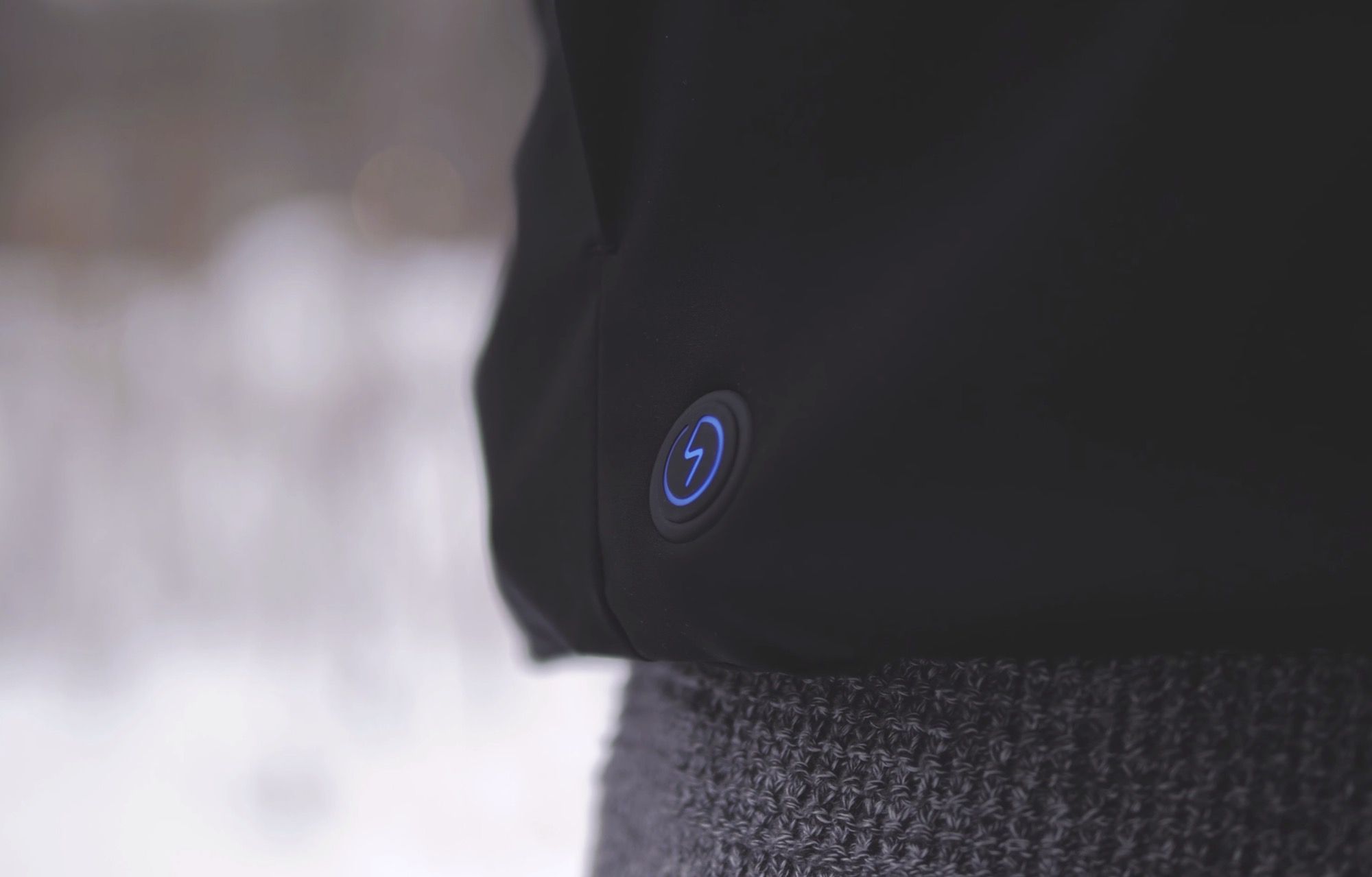 “Умная” куртка на любую погоду от Xiaomi с подогревом