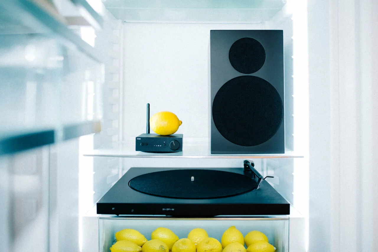 как слушать музыку в 2026 плееры кассеты диски винил ограничения стриминг цензура