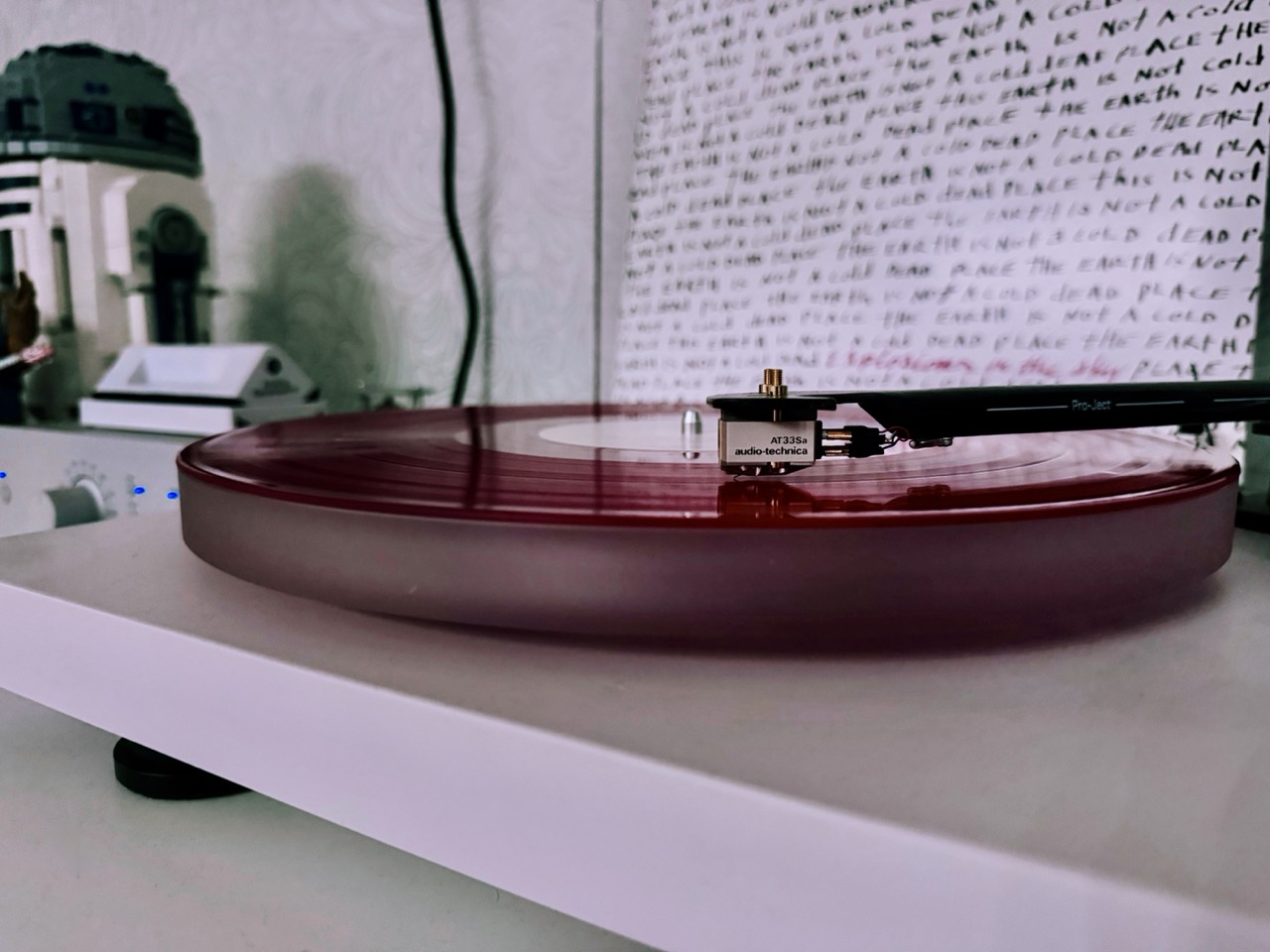 как слушать музыку в 2026 плееры кассеты диски винил ограничения стриминг цензура