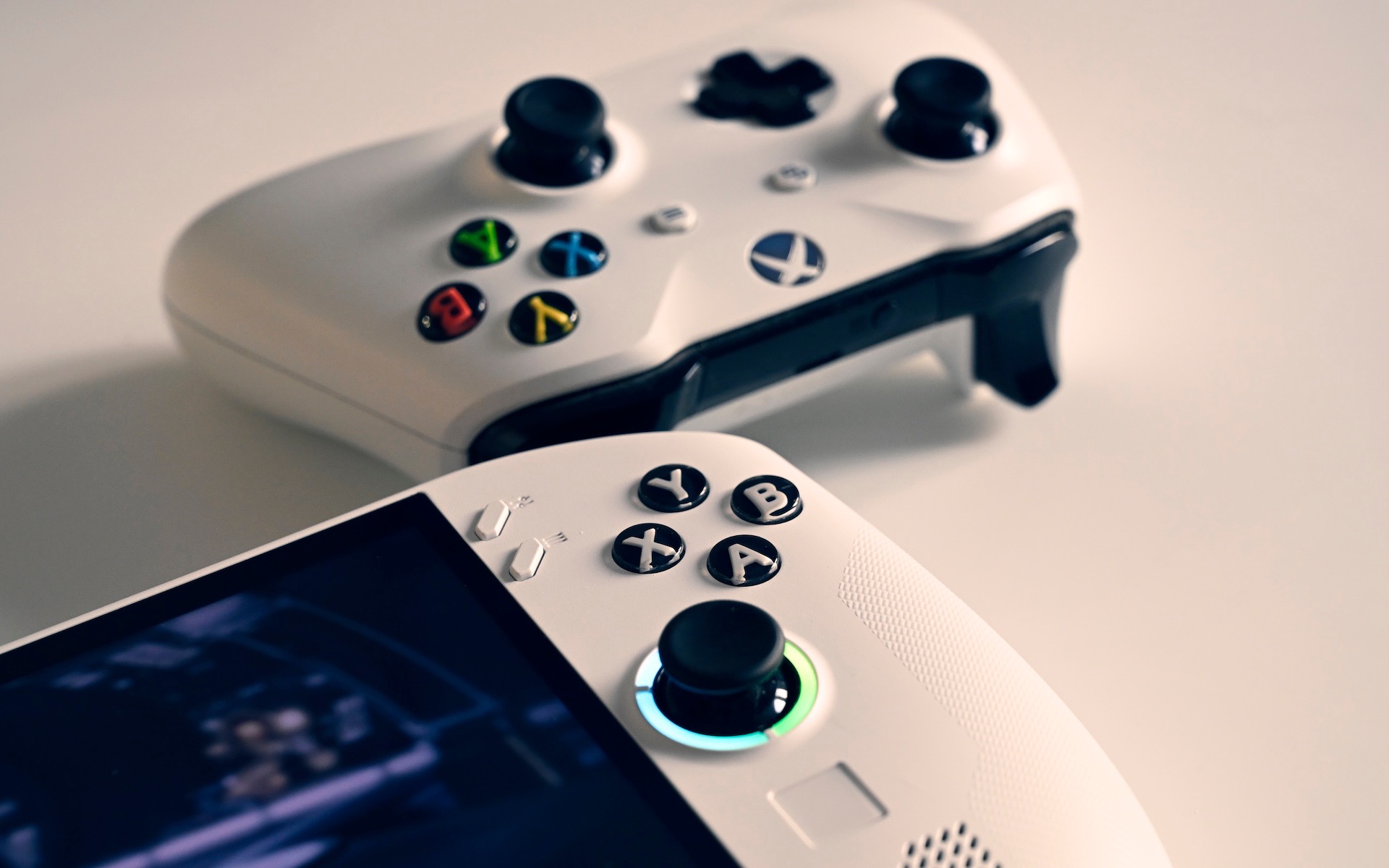 nfsu gta most wanted mass effect deus ex и другие игры на lenovo legion go s со steam os и windows как работают старые игры на портативках